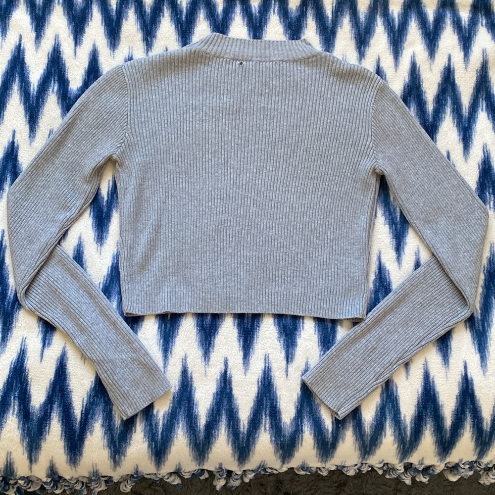 Brandy Melville Brett Turtleneck Sweater Top - Picture 5 of 8